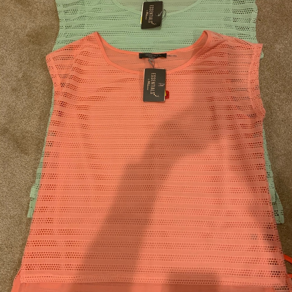 Bundle of 2 blouses size M